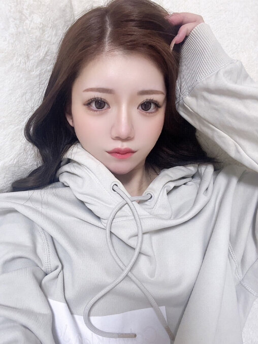 炢